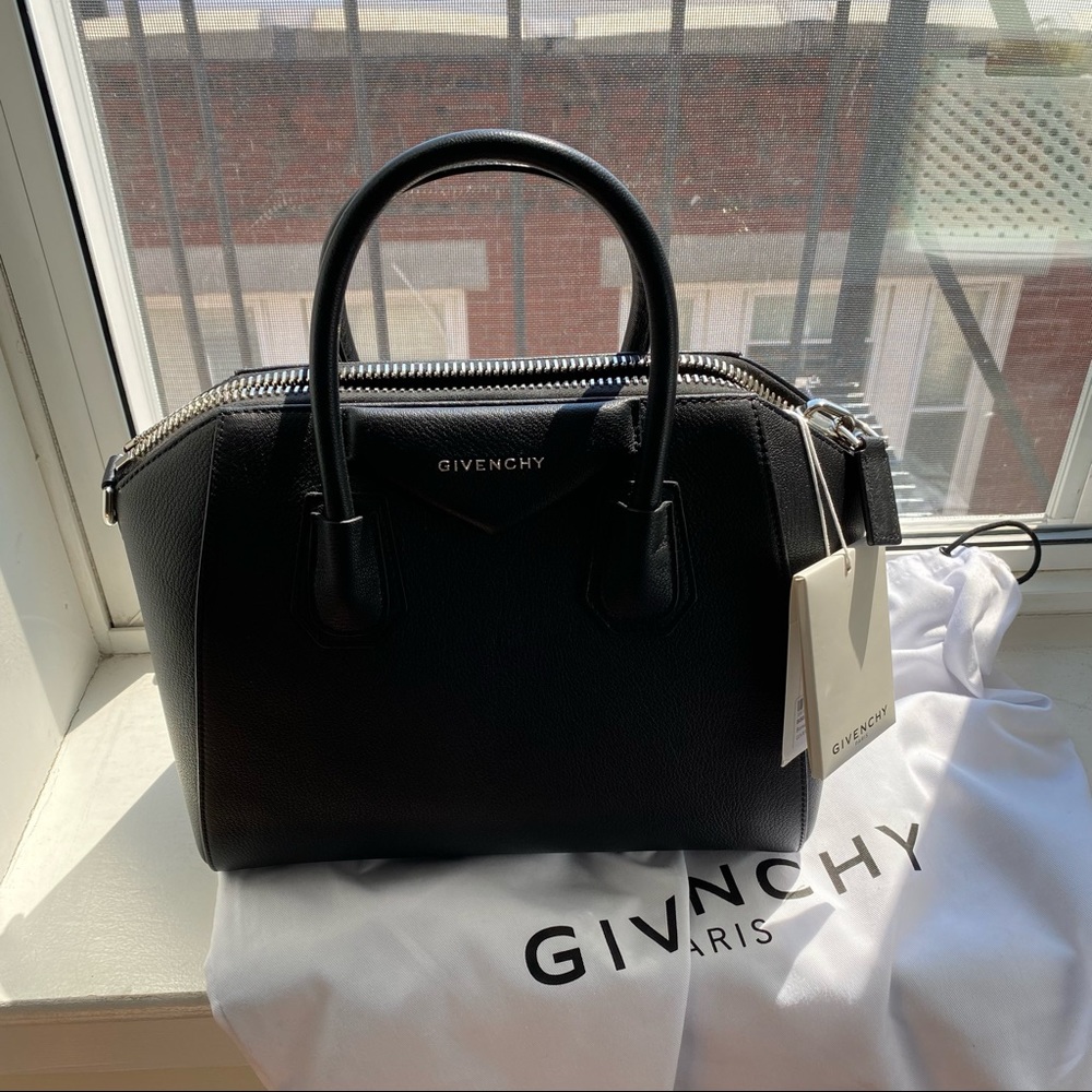 NWT Givenchy Small Antigona Tote Bag in Black